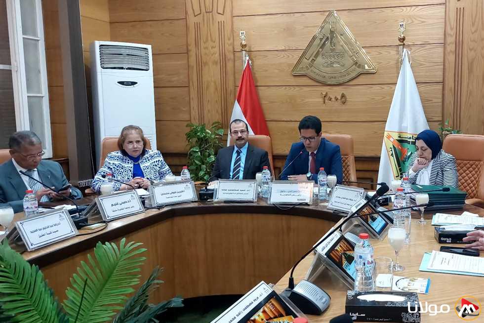 مجلس جامعة بنها يستعد لامتحانات الفصل الدراسي الثاني وسط طوارئ بالكليات