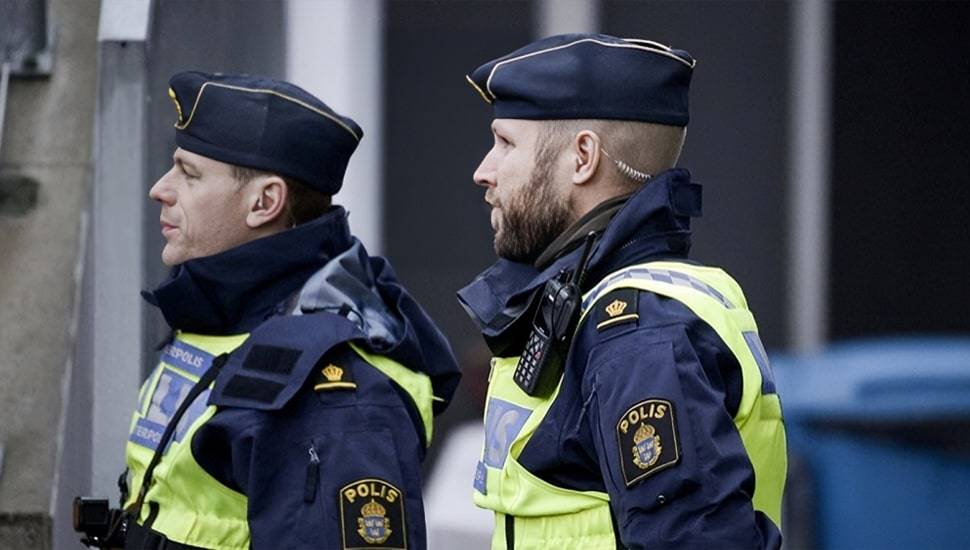 قاصر يواجه اتهامات بقتل ثلاثة أشخاص في حادث إطلاق نار بالسويد