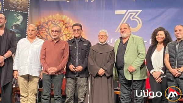 شاهد خالد الصاوي يتألق بالعكاز في ندوة فيلمه ليه تعيشها لوحدك