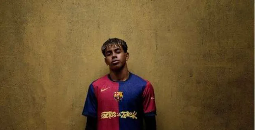 قميص مميز لبرشلونة في مواجهة ريال مدريد بالكلاسيكو (صور)