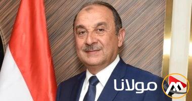 تهنئة وزير قطاع الأعمال العام للعاملين في المصانع والشركات بمناسبة عيد العمال