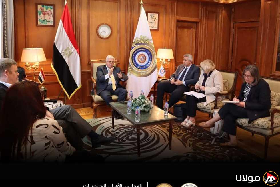 وزير التعليم العالي يستقبل وفدًا بريطانيًا لتعزيز تطوير الكوادر الأكاديمية في البلاد