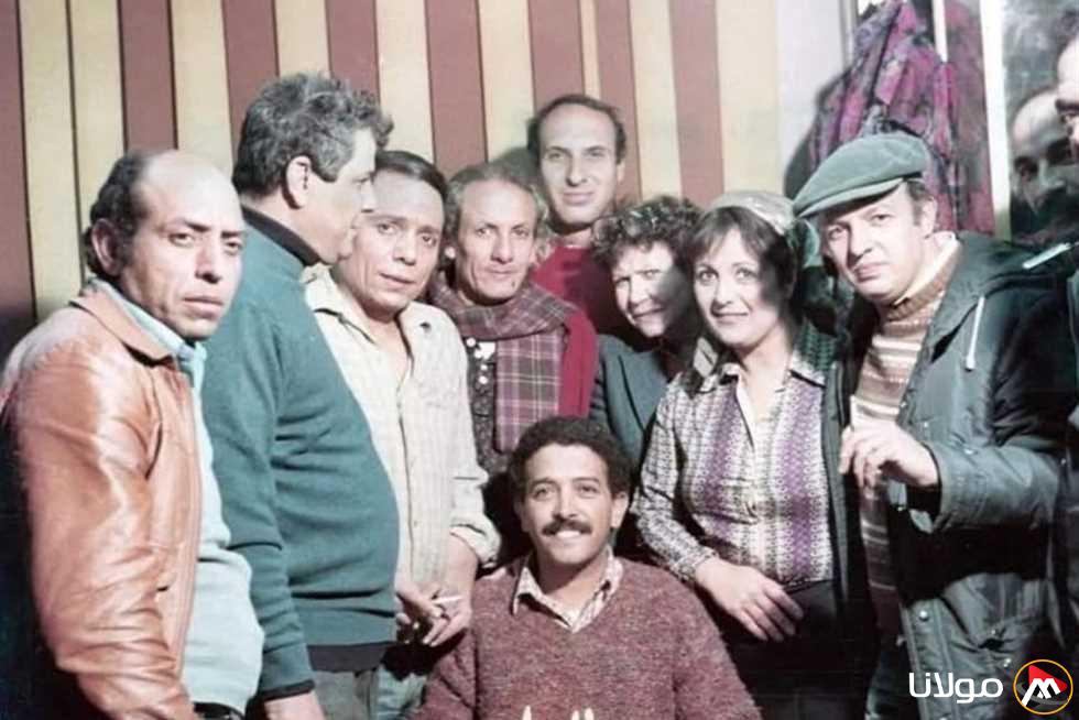 صورة نادرة لعاطف الطيب مع صناع فيلم الحريف قبل 42 عاماً من نشر الهواري