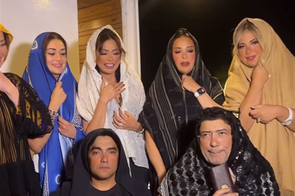 نجوم الفن يذهلون بأداء مميز لأغنية «تاكسي اللي جاي من الحمام» (شاهد الفيديو)