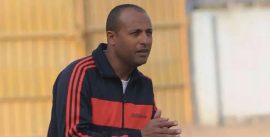 طارق مصطفى يقود البنك الأهلي من المدرجات في مواجهة الزمالك بعد الإيقاف