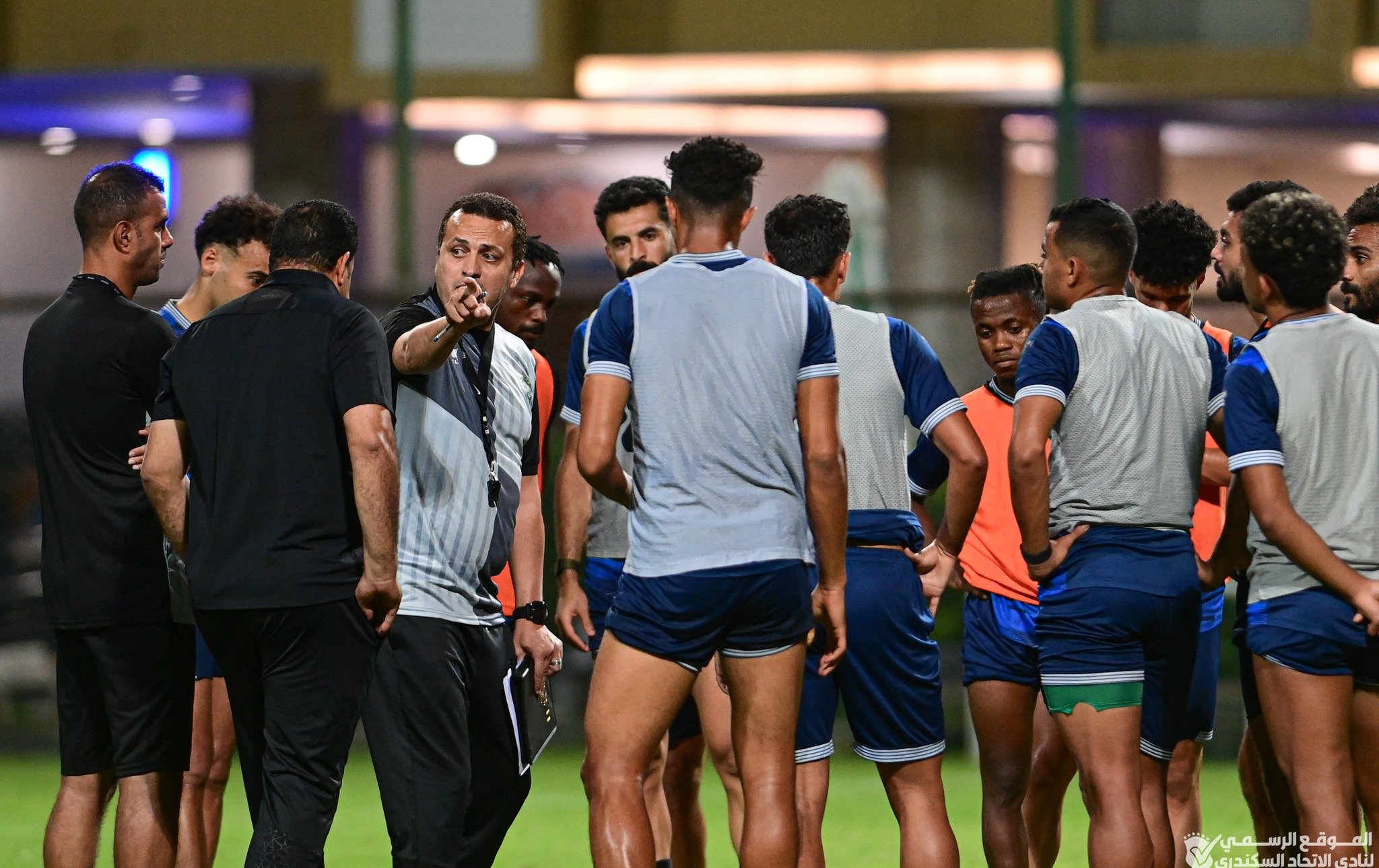 تامر مصطفى مع لاعبي الاتحاد