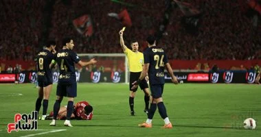 العارضة تمنع عمرو ناصر من إحراز هدف التعادل للزمالك أمام الأهلي