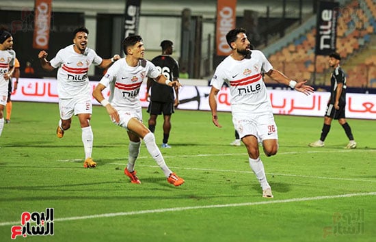 عدى الدباغ يحتفل بالهدف