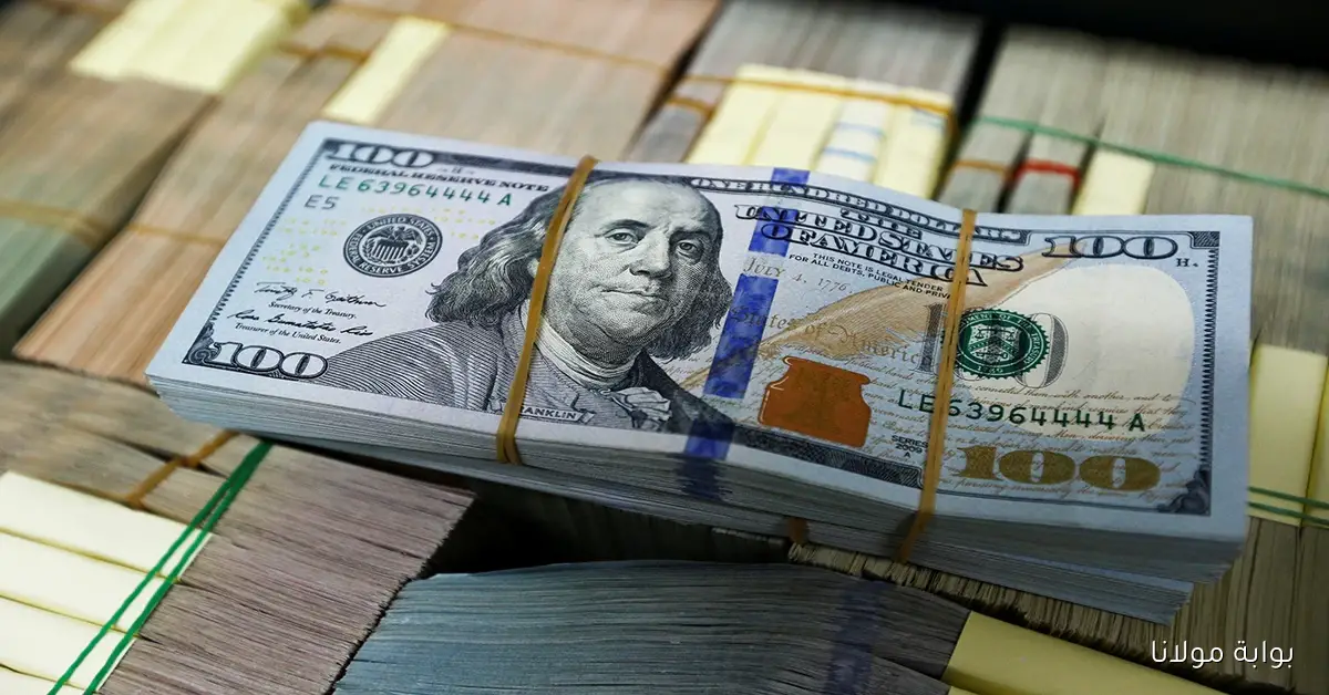 تراجع سعر 100 دولار مقابل الدينار العراقي في السوق السوداء والبنوك يثير اهتمام المتداولين