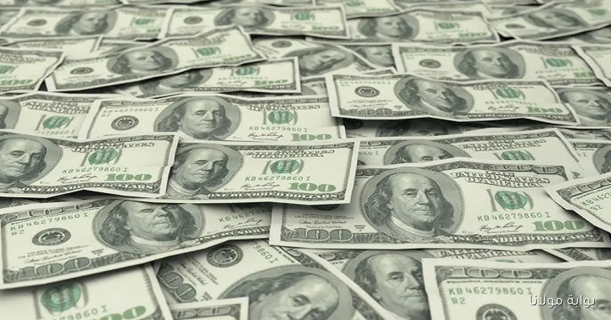 الأخضر صاروخ.. سعر الدولار مقابل الليرة السورية في البنك المركزي والسوق السوداء اليوم في البيع والشراء بمختلف المدن