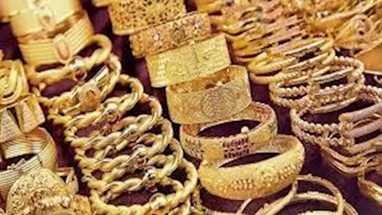 سعر الذهب يرتفع مجددًا مع حلول المساء يوم الاثنين