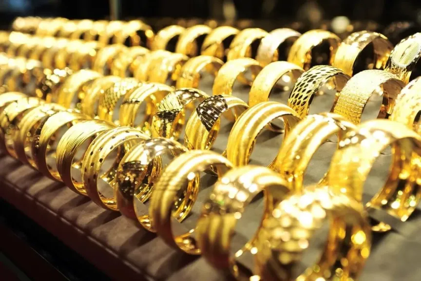 سعر جرام الذهب عيار 21 سعر الذهب اليوم الاثنين 2025/9/15 في محلات الصاغة المصرية