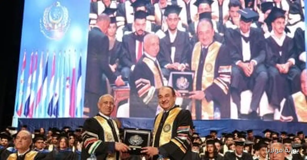 وزير قطاع الأعمال العام يحتفل بتخريج دفعة جديدة من طلاب الأكاديمية العربية
