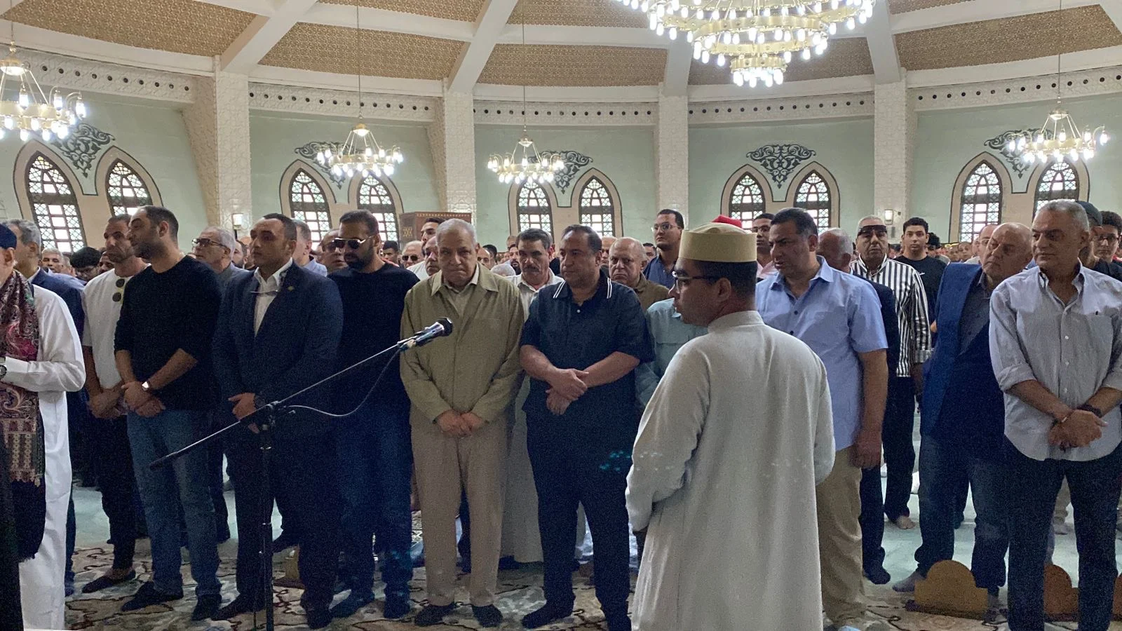 صلاة الجنازة على شقيقة إبراهيم محلب صلاة الجنازة على شقيقة إبراهيم محلب
