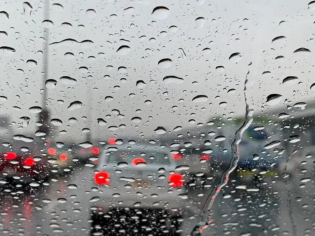 أمطار رعدية غزيرة تلوح في الأفق لبداية الأسبوع في جازان وعسير