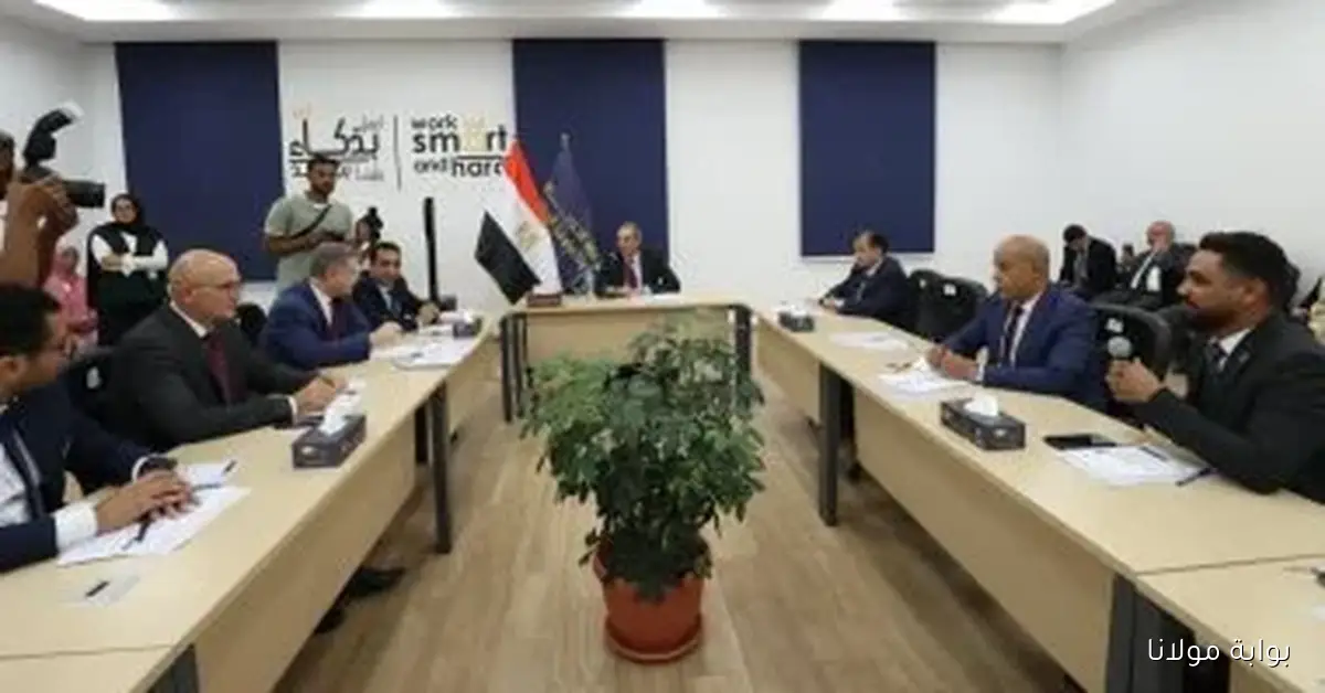 وزير الاتصالات يزور مركز “كريتيفا” في قنا لمتابعة تجارب خريجي المبادرات التدريبية