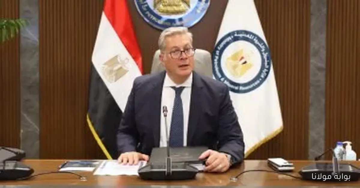 وزير البترول يبارك لخالد العناني إنجازه الكبير في قيادة اليونسكو